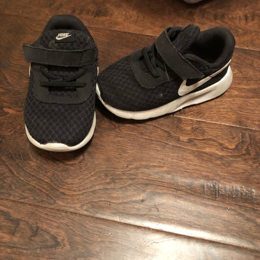 Toddler Nike tanjuns